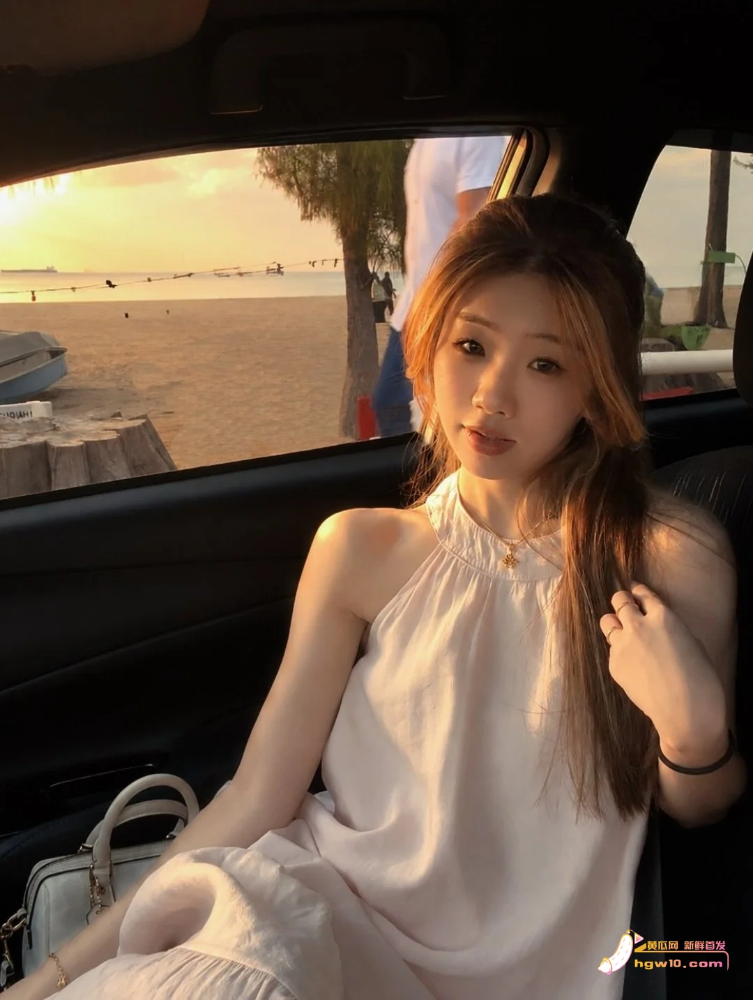04年高颜值美春佩早期私密视频外流，娇喘声引热议