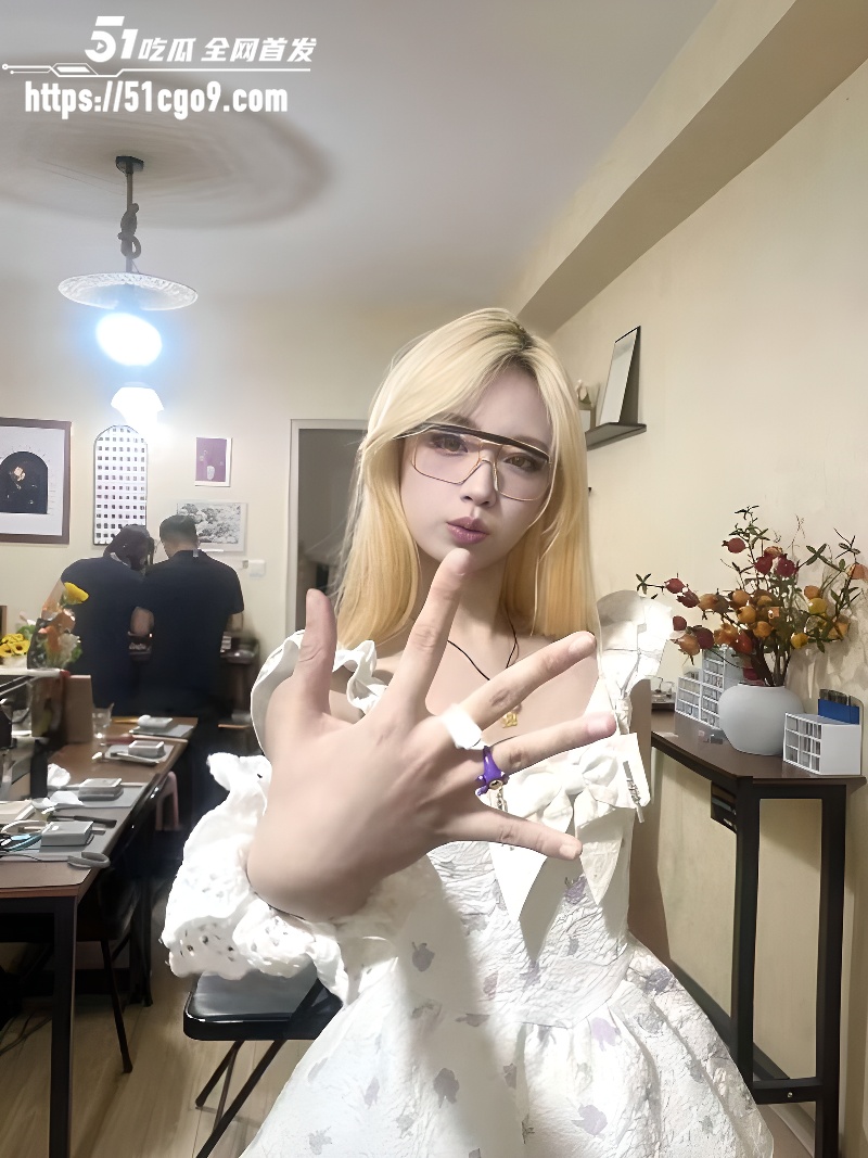 潍坊反差母狗 孟子谦 不雅视频第二弹 3