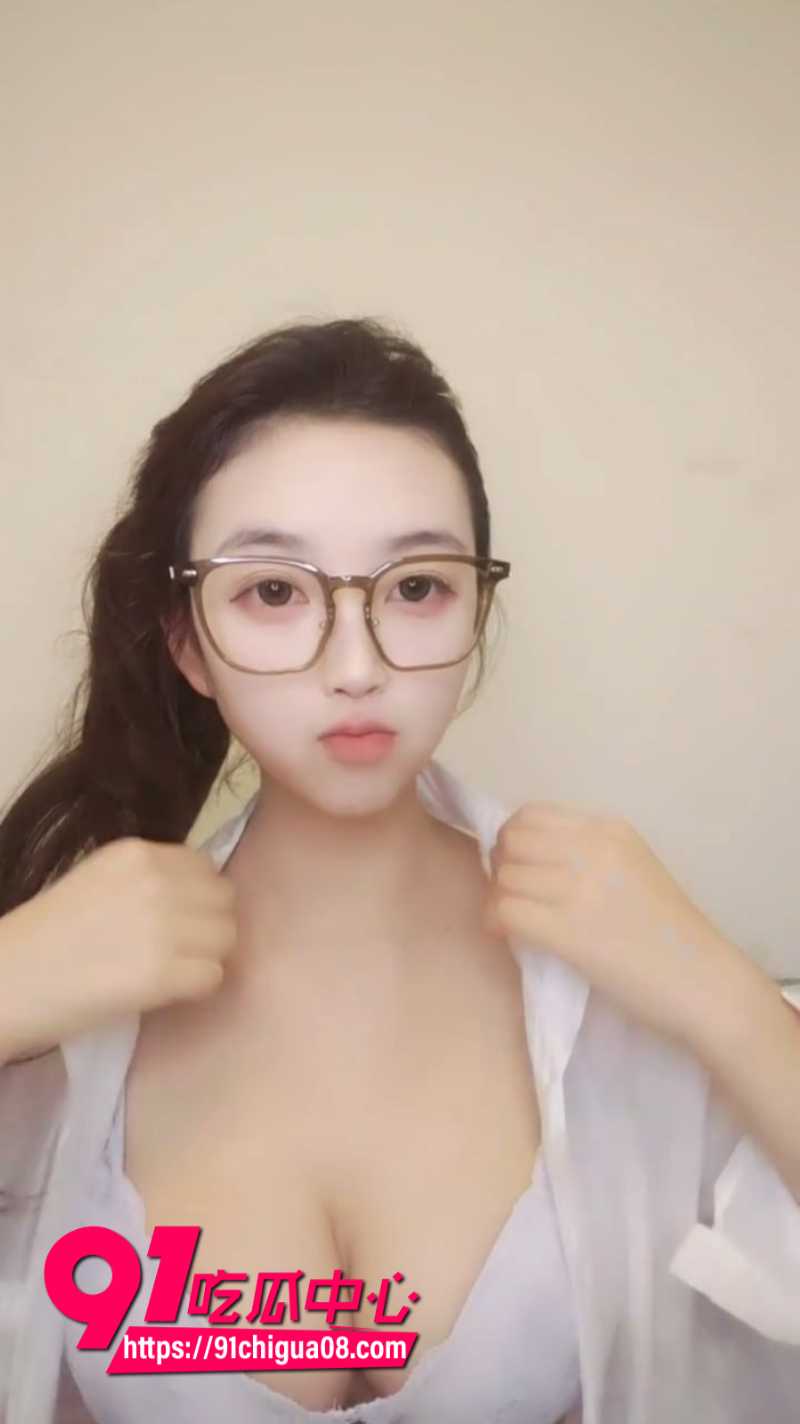 巨乳女网黄桃井甜荟直播录屏3 巨乳女网黄桃井甜荟直播录屏3
