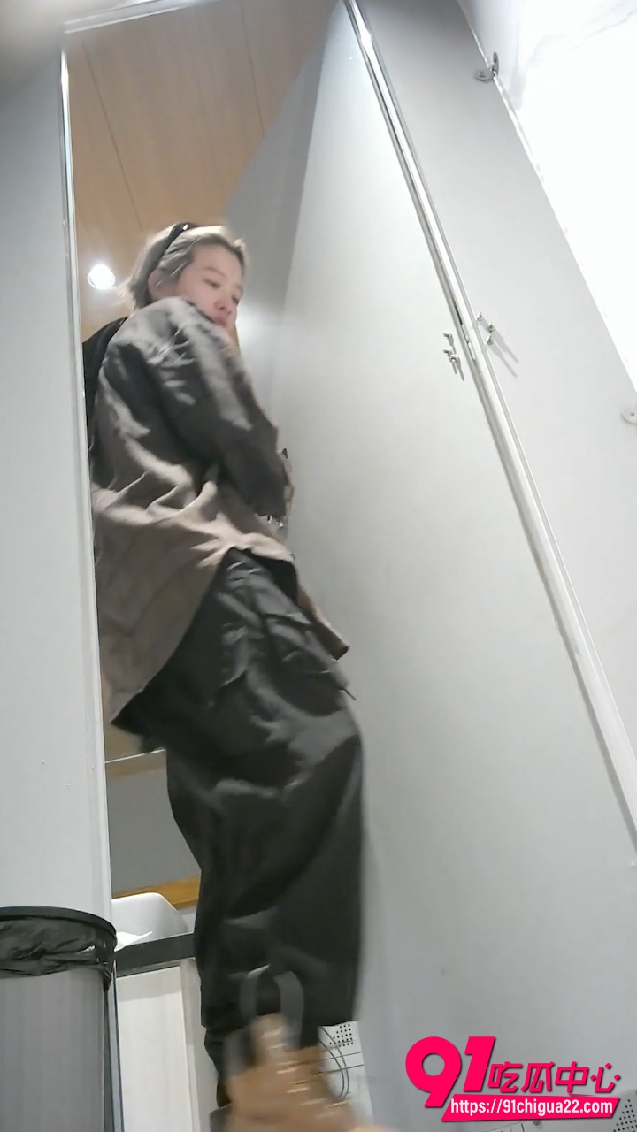 高校女厕10