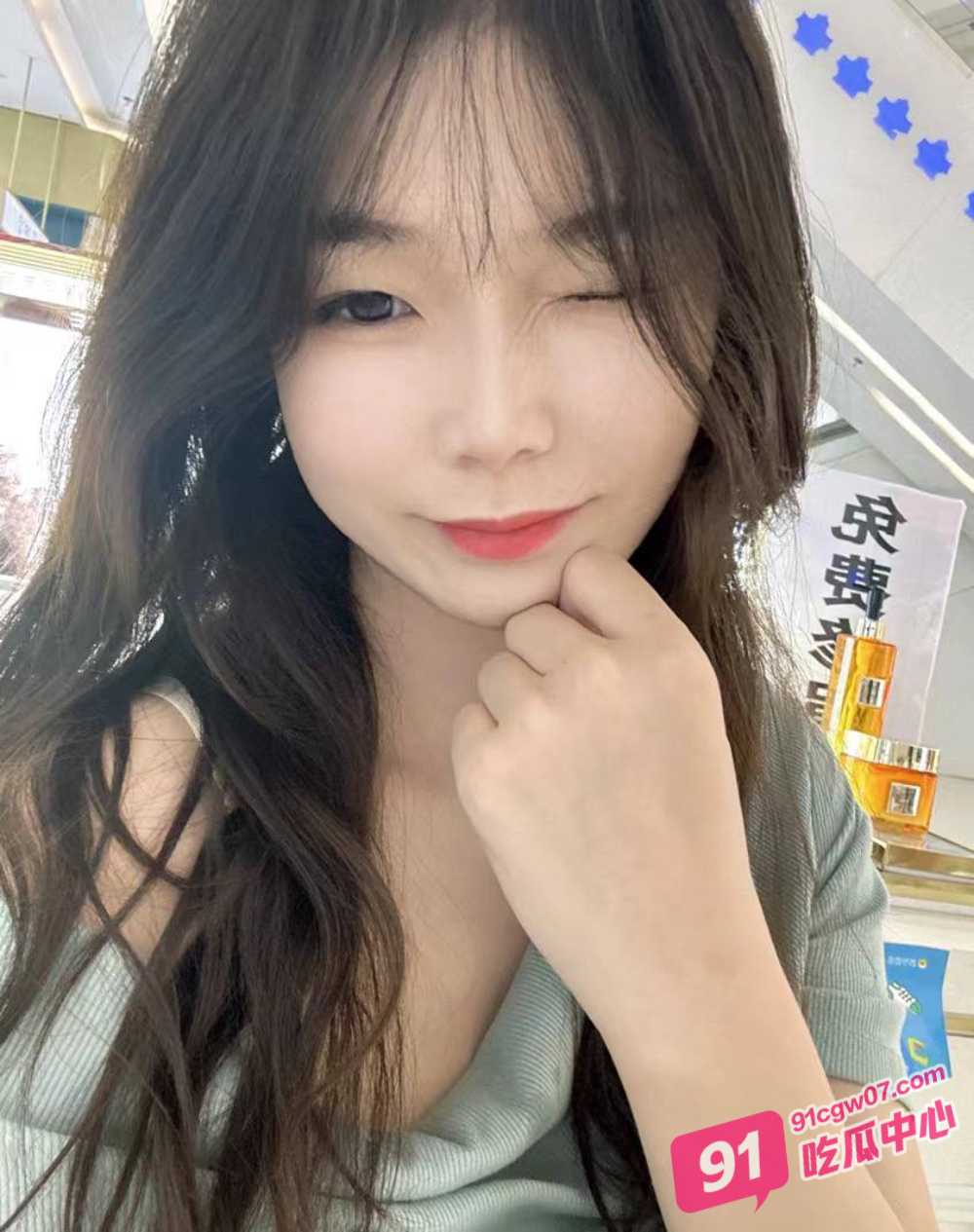海角乱伦大神 善良的小嫂子新作 在我哥的床上爆操嫂子 真他娘的带劲