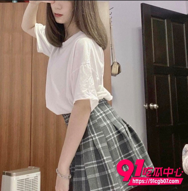 香港圣母书院女子中学反差女高中生 徐艺菲 分手后被渣男泄露私密视频 沉醉式自慰 稚嫩口交极致反差
