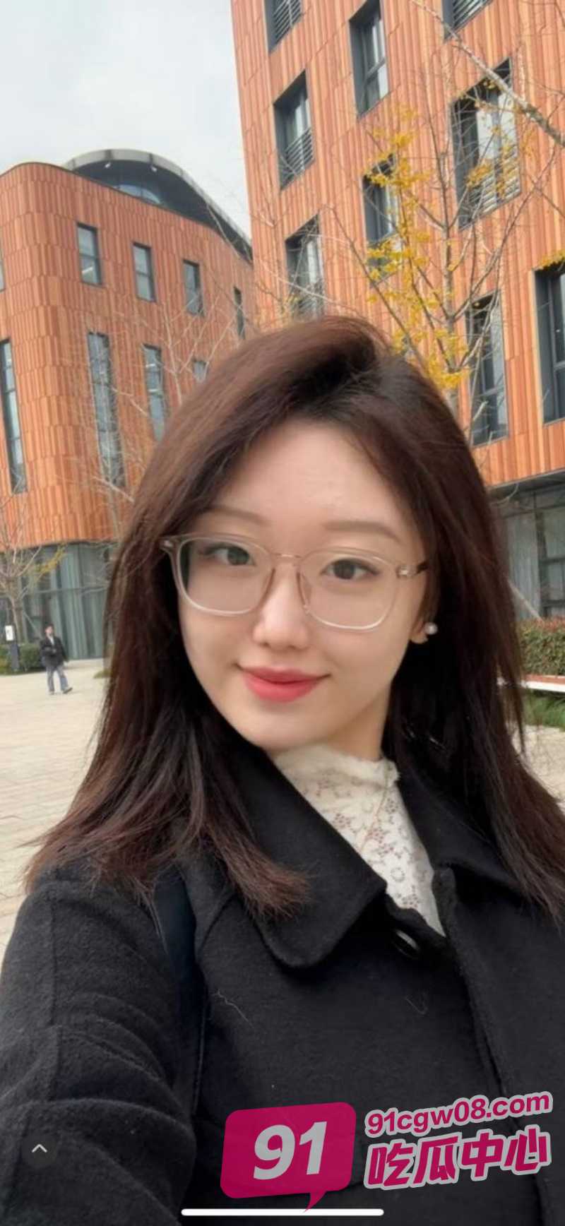 大连工业大学李欣莳约炮CSgo职业选手宙斯 转战东南亚开淫趴 约炮视频曝光！