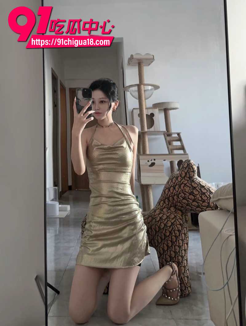 18线短剧男演员罗佳宁花女友钱泡妞软饭硬吃还出轨背刺视频61