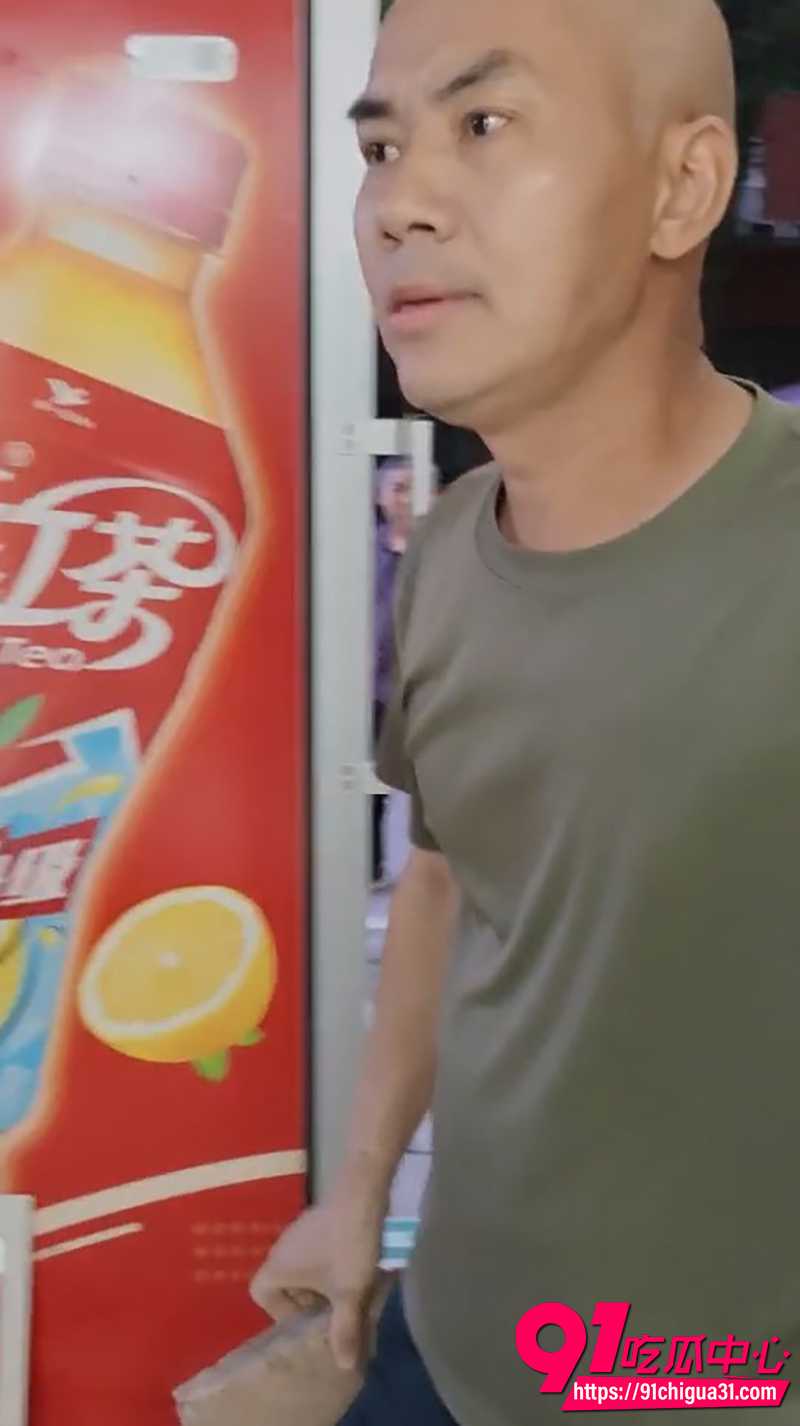 光头男子砸店 6 光头男子砸店 6