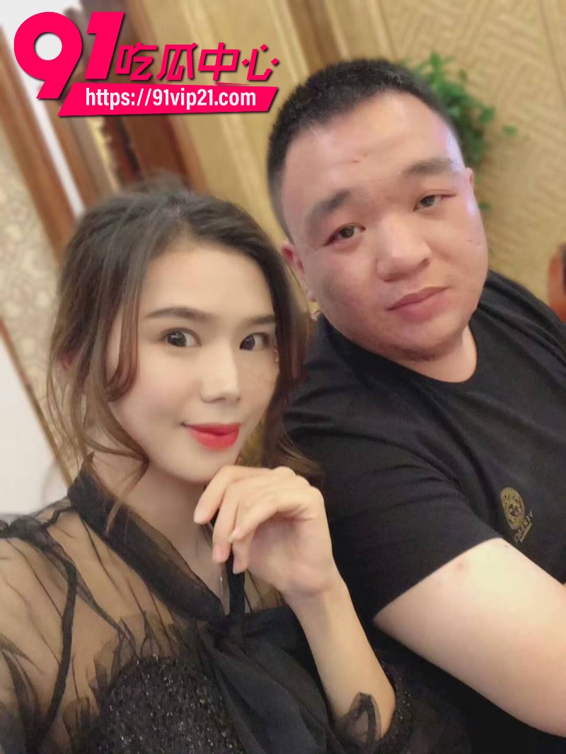 潮汕网红叶哈哈当小三9个月狂捞200万拿着男主钱养小白脸男主发现后怒爆裸照33 潮汕网红叶哈哈当小三9个月狂捞200万拿着男主钱养小白脸男主发现后怒爆裸照33