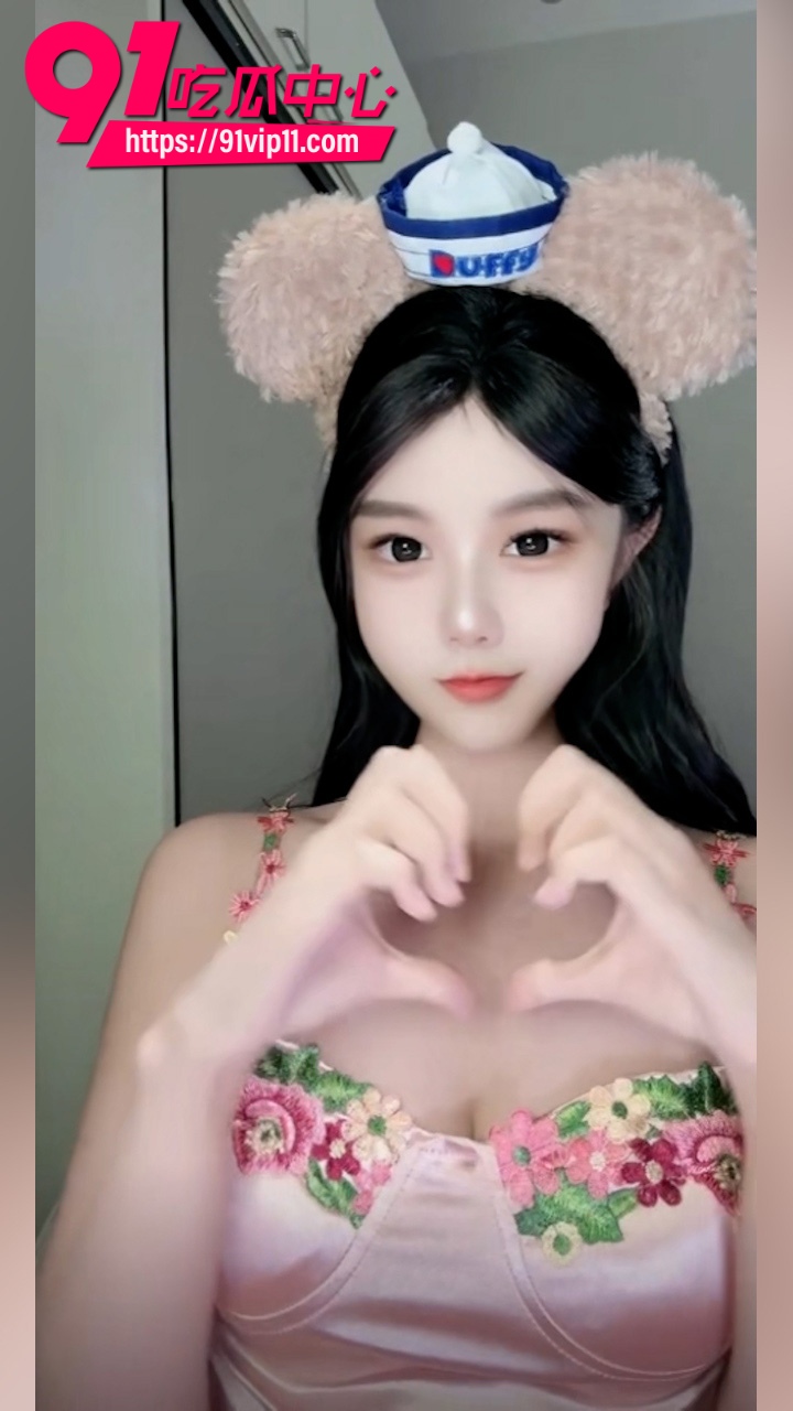 抖音极品女网红Vkvk定制自慰福利0