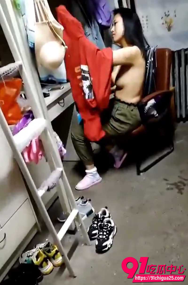 女大宿舍偷拍视频 2