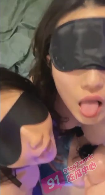 又是羡慕富二代的一天 ～上海富二代双飞两个极品女模特 两只母狗伸舌头等精液！