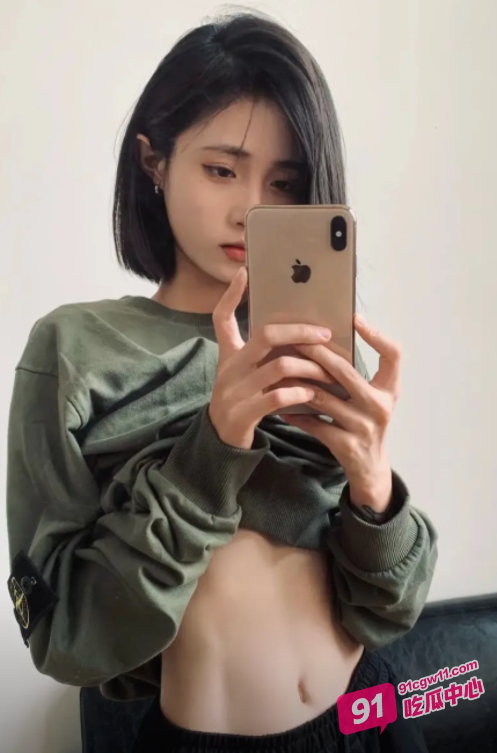 川大校花王欣燦与洋男友沙发做爱 小穴已经被撑爆了落地窗前被干到站不起来！ 配图3