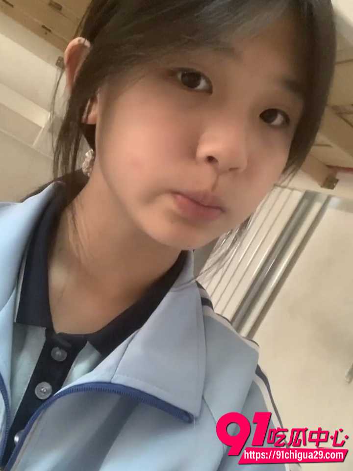 白嫩学生妹张可依和男友性爱视频流出4