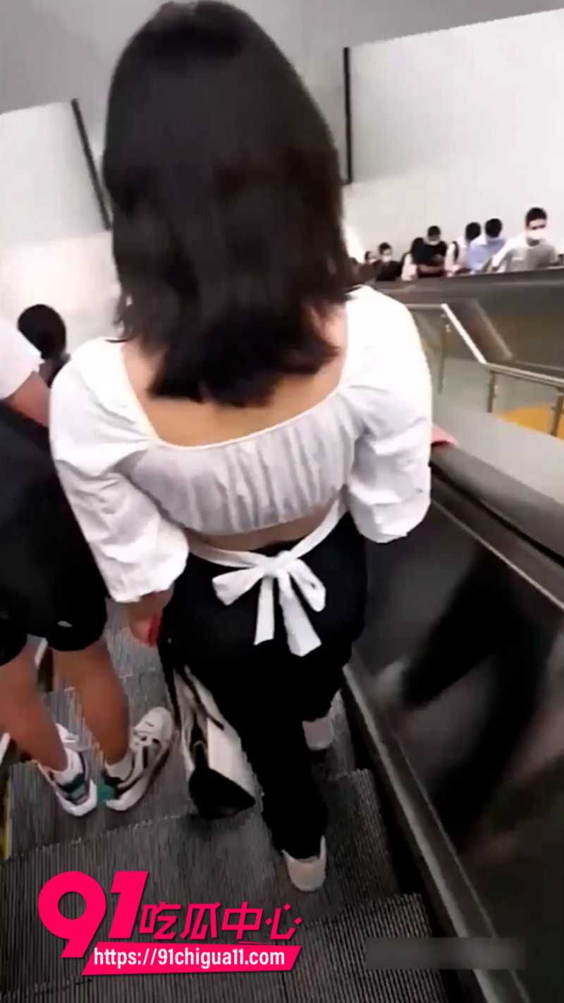 国产地铁痴汉猥亵年轻少女10