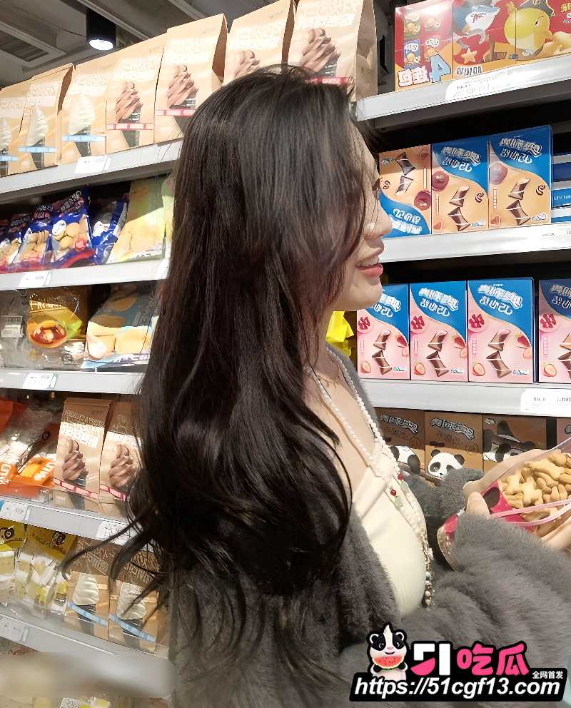 清纯丰满女大学生性爱合集  2