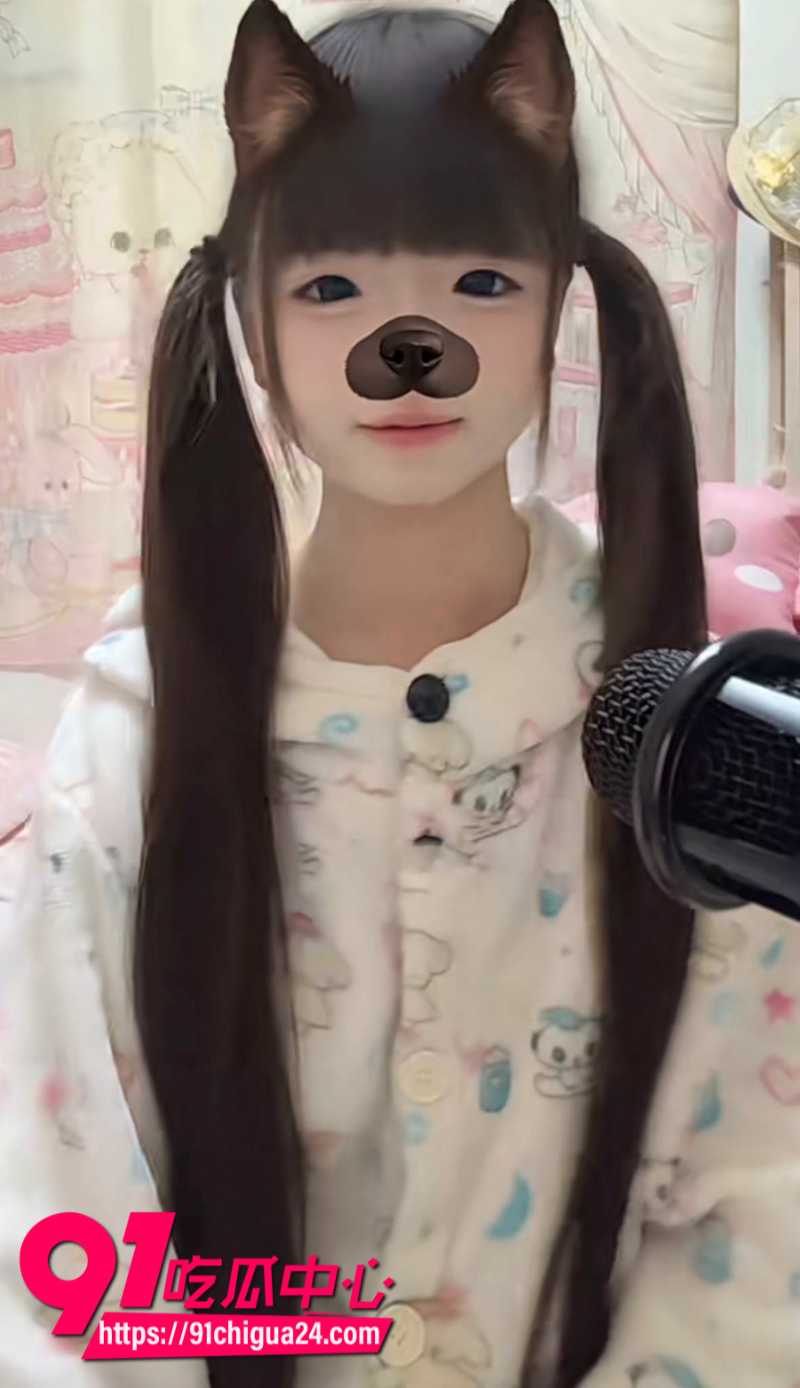 快手网红小萝莉帅气门牙出卖肉体跟土豪1V1裸聊0
