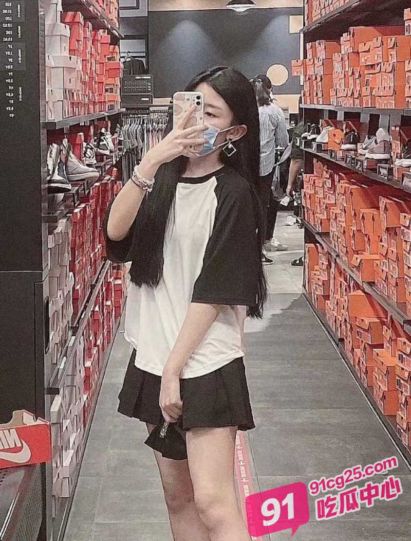 兄妹乱伦之让妹妹爱上哥哥的肉棒 彻底沦为哥哥的性玩伴！ 配图3