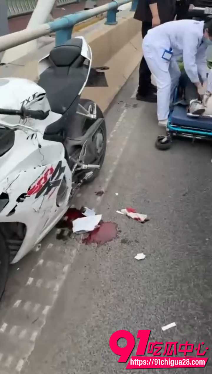 女骑士摩托车高速死亡摇摆4 女骑士摩托车高速死亡摇摆4