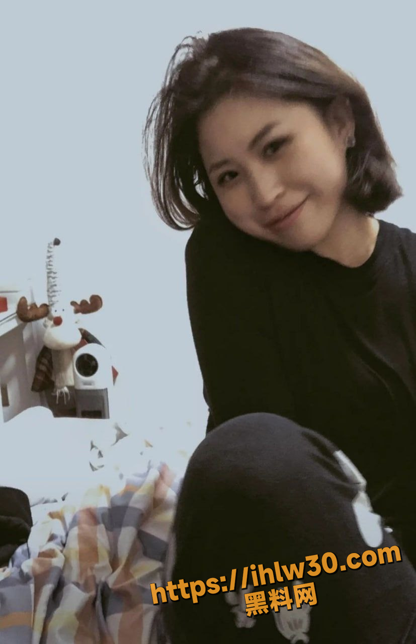 江苏高颜值少妇帮情人口交啪啪性爱视频跟生活照曝光 大脸盘子就适合用鸡巴来抽打！