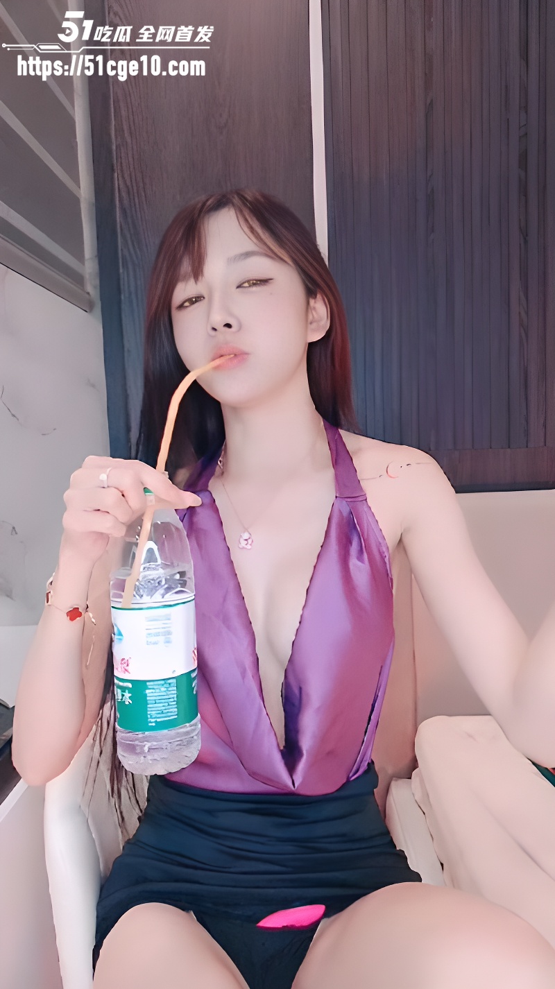 女主播 宝贝吃不下 紫色情趣诱惑 1 女主播 宝贝吃不下 紫色情趣诱惑 1