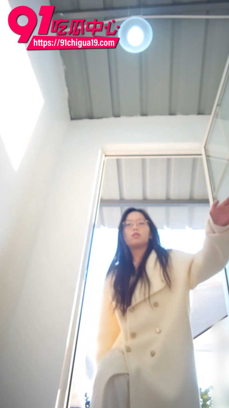 厕拍大神景区女厕所安装针孔摄像头偷拍4