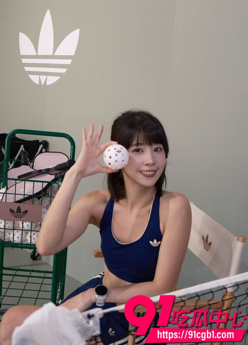 酒店自拍露脸口交无套做爱视频外流 高颜值巨乳博主提扶妮69超骚大屁股被操上下抖动2 酒店自拍露脸口交无套做爱视频外流 高颜值巨乳博主提扶妮69超骚大屁股被操上下抖动2