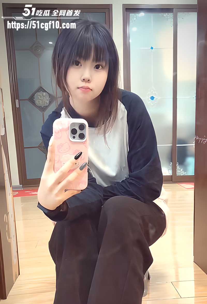 清纯抖音网红小羊s露脸脱衣定制视频2拷贝 清纯抖音网红小羊s露脸脱衣定制视频2拷贝