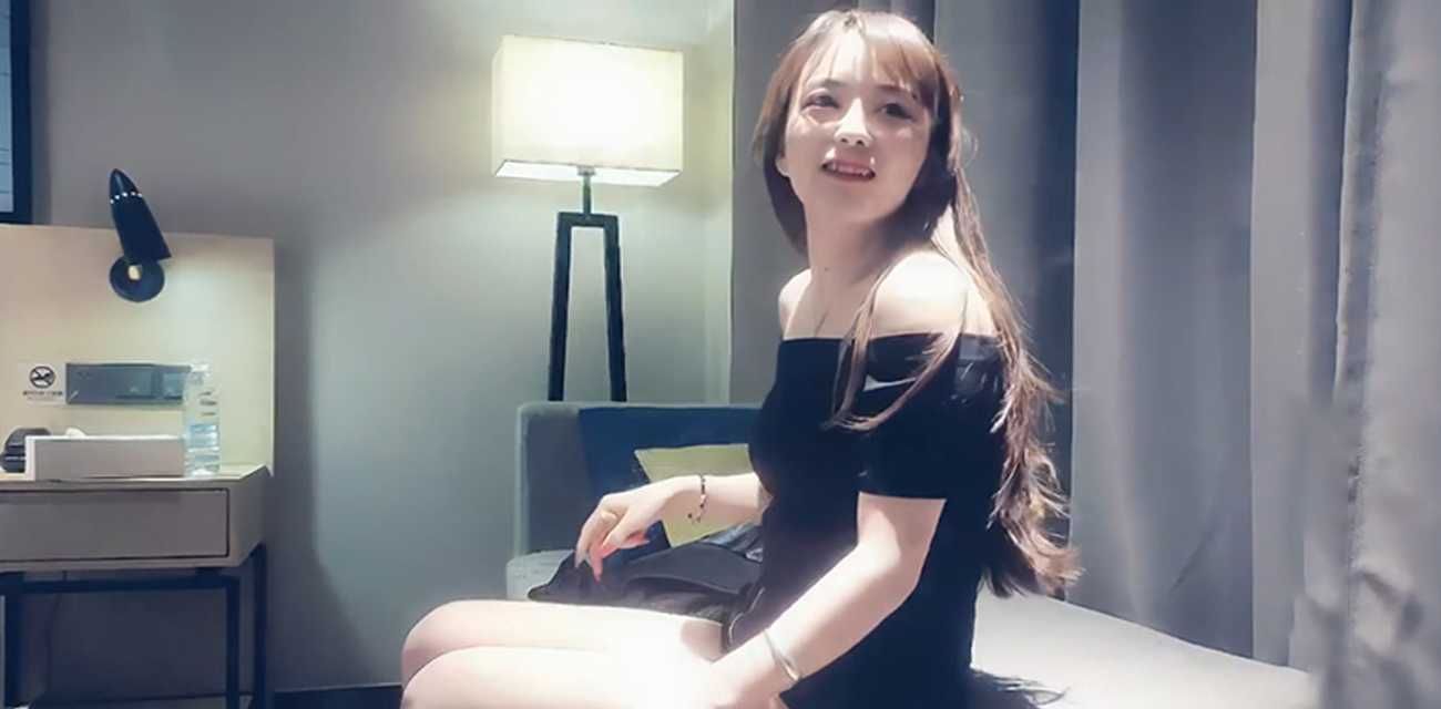 赵总寻花白嫩小妹 黑丝情趣诱惑爆表 床上69服务极佳!