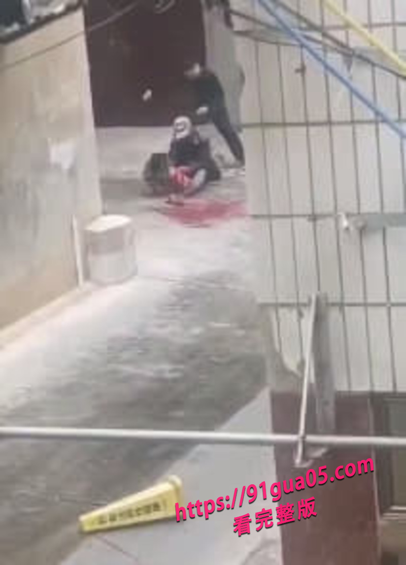 东风广场持刀伤人事件01