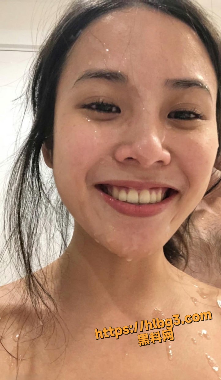 一个梦想出国女孩被奸淫的经历 大鸡巴的每一下都会插到我的最深处 一点点地全插进了我的肛门 我是痛极了