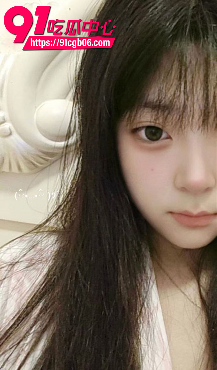河北秦皇岛女大学生 出租屋里被网友各种体位狂操 粉嫩紧穴包裹感特别强 肤白貌美的身材让人欲罢不能