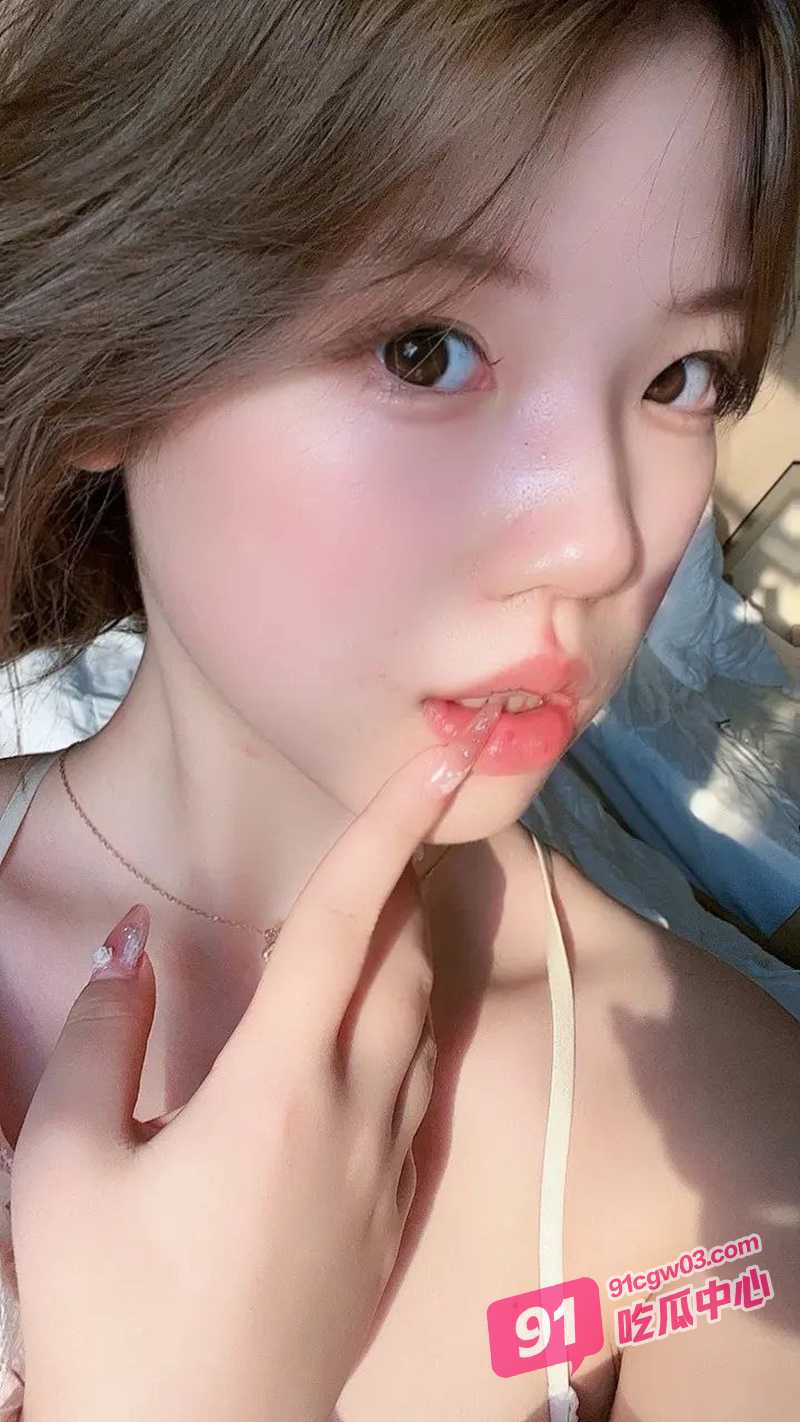 推特反差萝莉钰子泄密 丰乳翘臀让人无限遐想 骚气逼人观感极佳！ 配图7