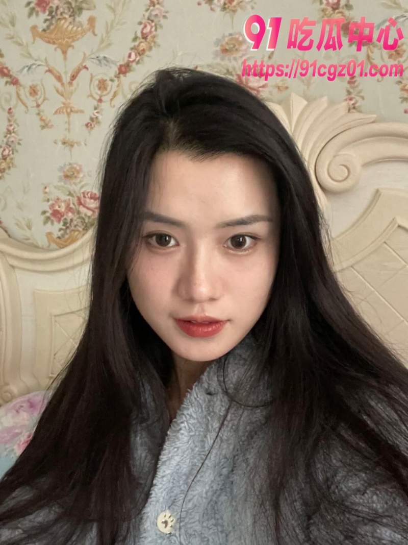 青岛已婚少妇大战三男视频曝光 三洞齐开 男人梦寐以求的母狗！