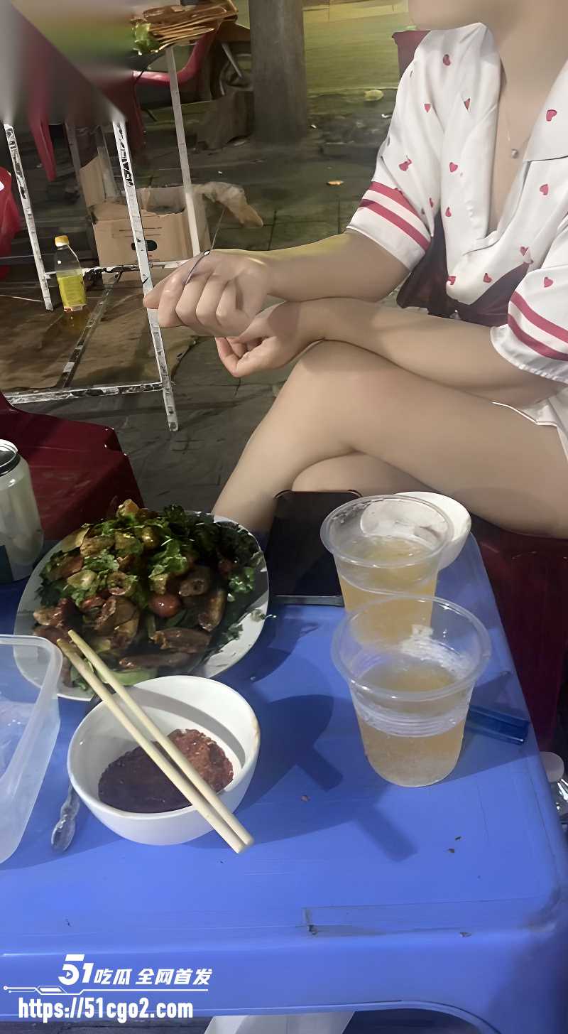 烟色晚空内射嫂子骚穴01