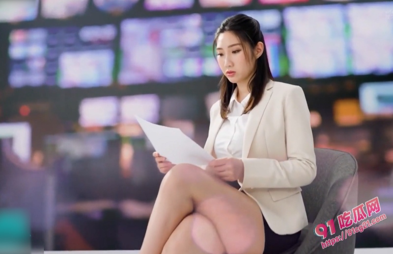 新闻主播 黎儿 lierbaby 直播时一本正经地挨操 在线比对极致反差 配图2