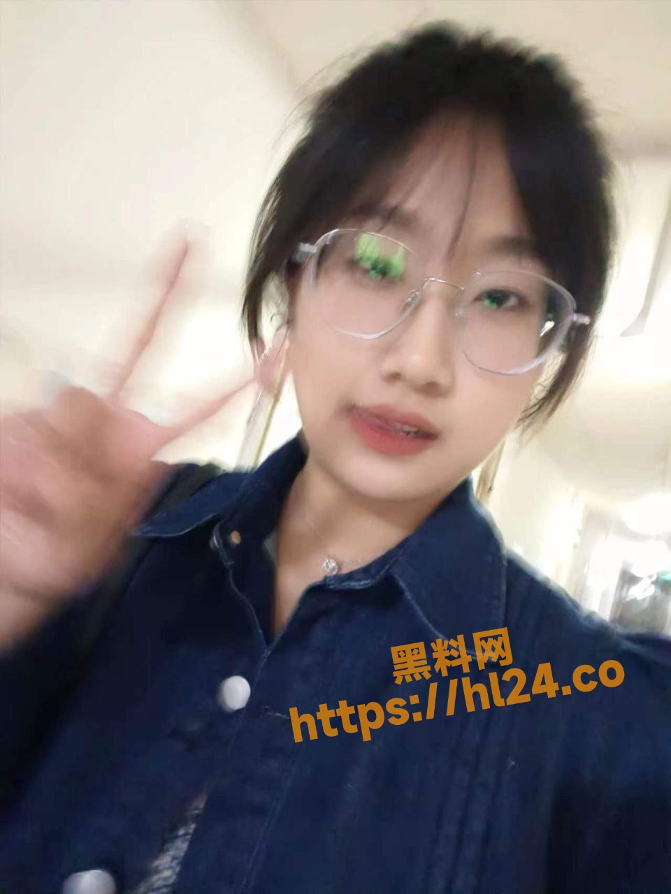 邻家超清纯学生妹在线展现其口交绝技！全程欠操欠调教非常有视觉感～