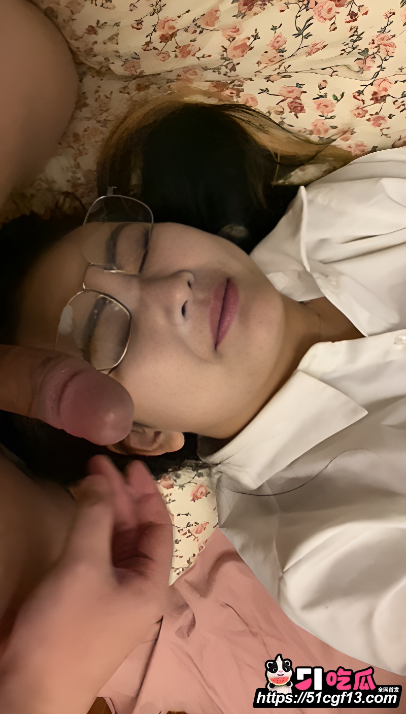 上海白富美情侣私拍6