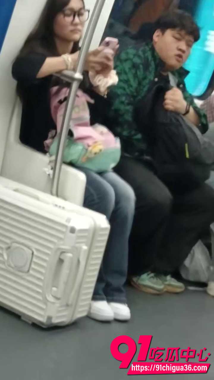 地铁反差猛男公开打飞机7