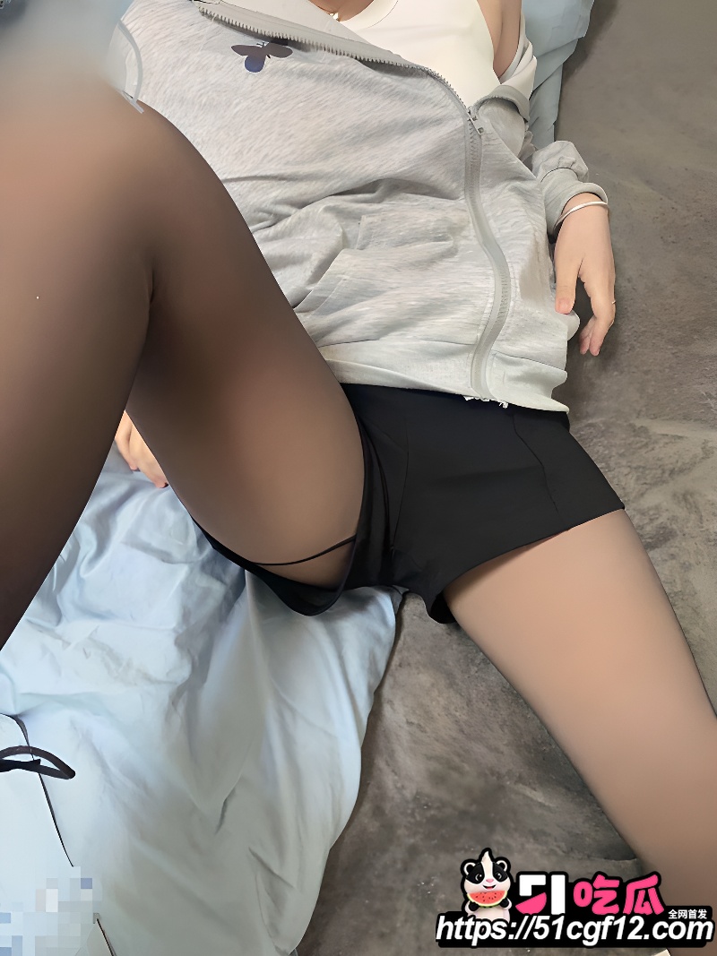 海角大神我的长腿嫂子丝袜控 1