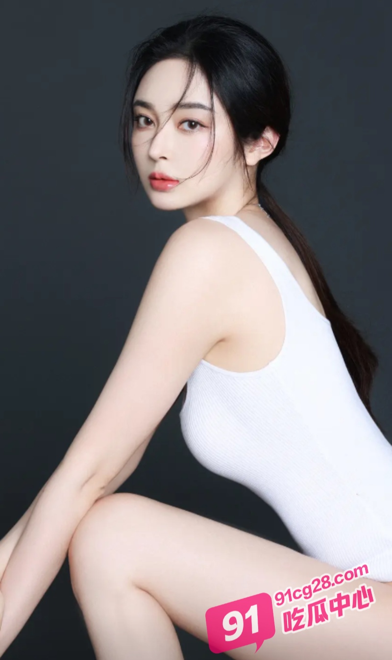 十男调教一母狗 清纯嫩妹被轮操调教 白皙脸蛋淹没在精液套套里！ 配图3