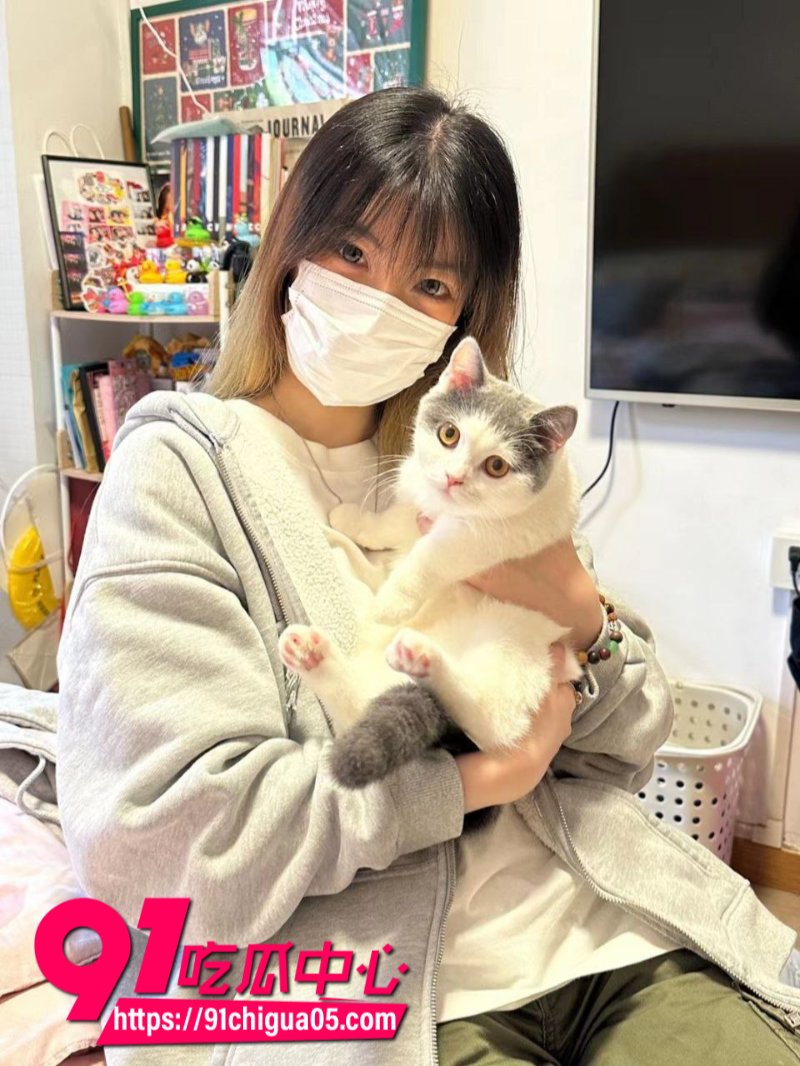 杭州24岁女大学生何悦奕给网恋男友录制的自慰视频曝光4 杭州24岁女大学生何悦奕给网恋男友录制的自慰视频曝光4