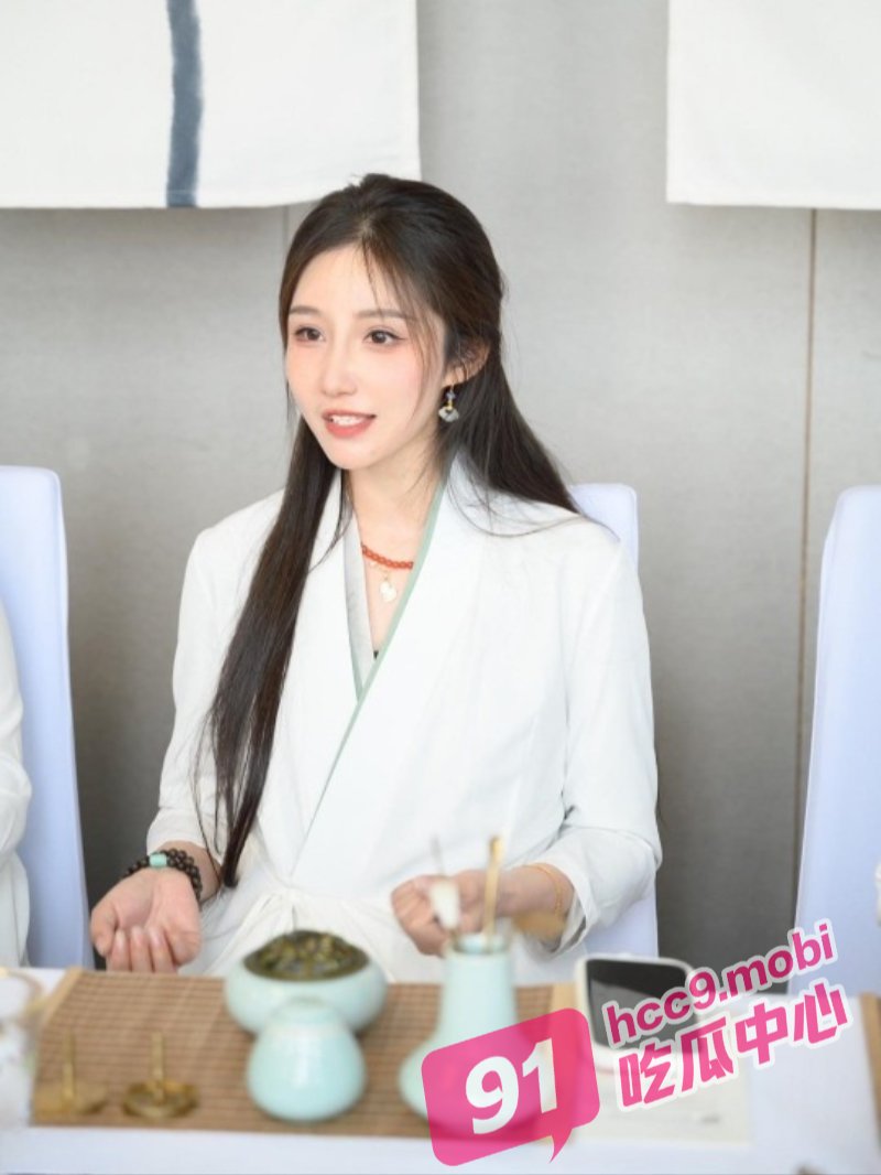 女道士下山 一“口”一”鲍“ 傲人胸脯 只求挑战天下房中术！
