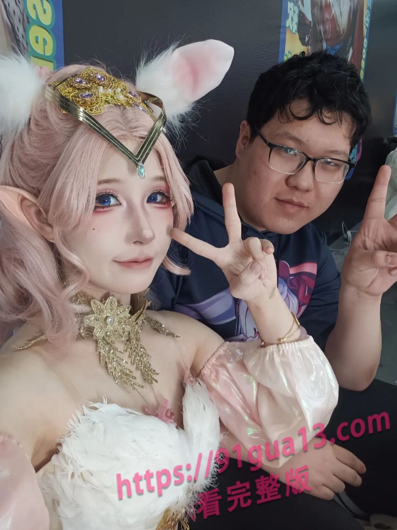 全网300万粉coser瑶兔叽性瘾丑闻 男女通吃狂欢视频流出 配图15