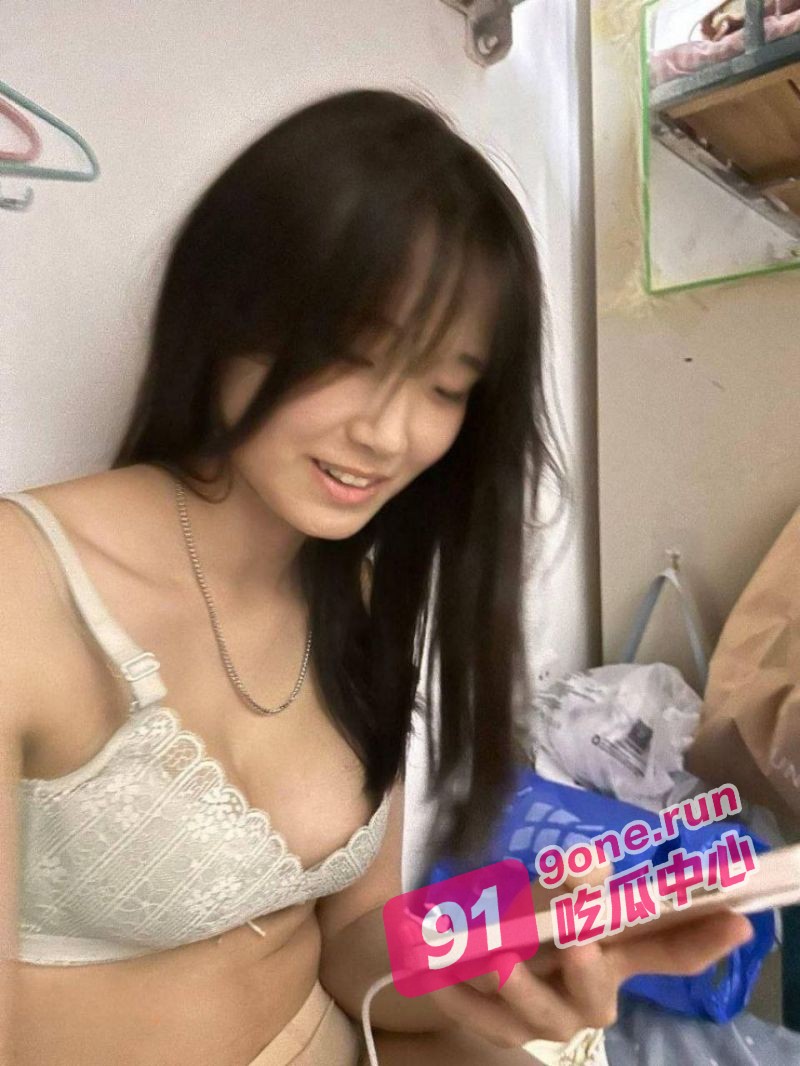 女大学生的暑假？女友偷跑出来伺候大鸡巴 高挑女神秒变淫娃！
