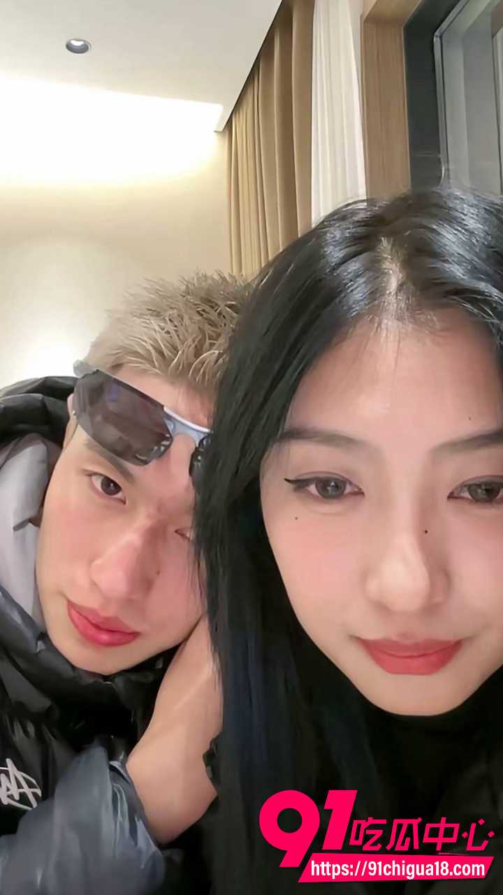 藏族网红扎西巴姆和吉吉打扑克视频疯传3