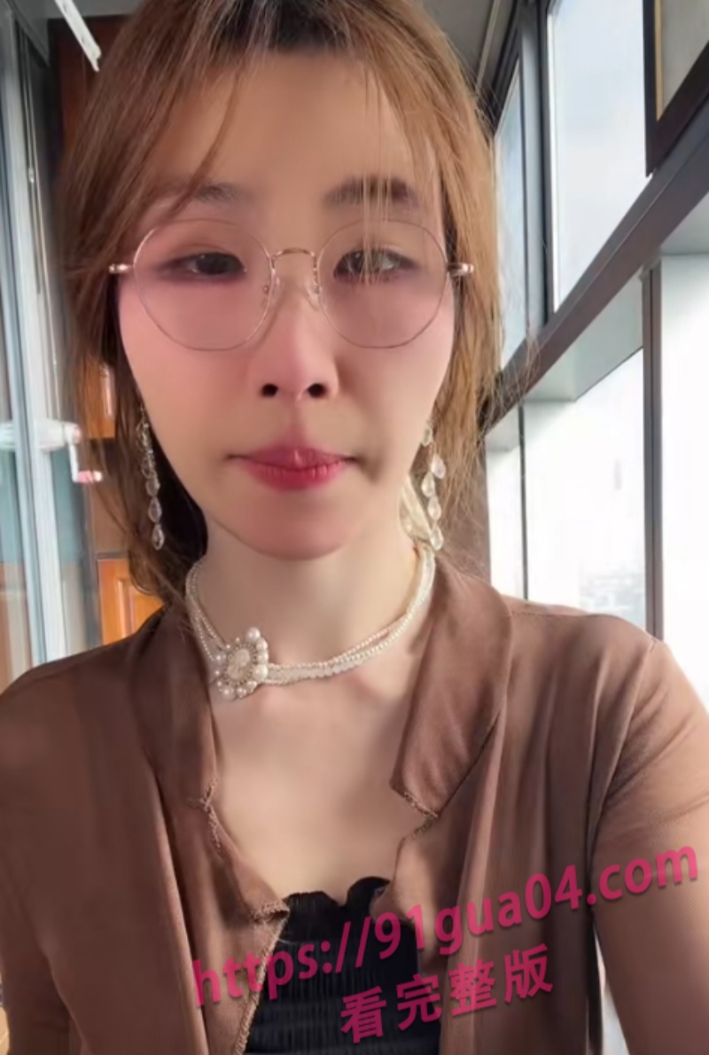 抖音网红烟花iris被爆下海 粉丝3000块包夜拍下视频全网流传！ 配图10
