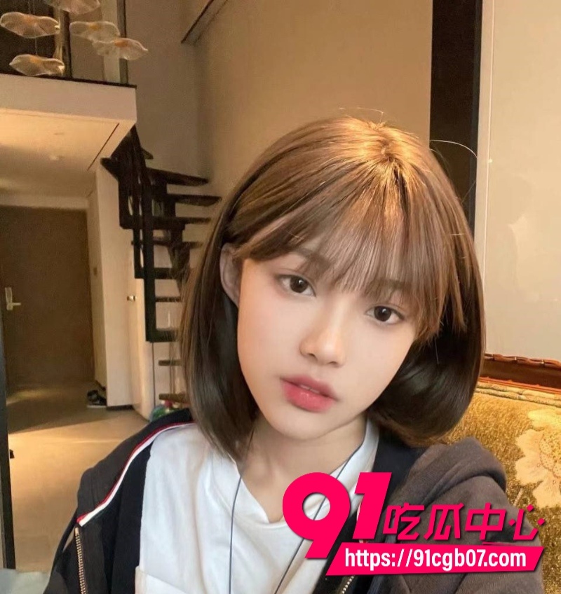 抖音18万粉丝高颜值网红齐齐3