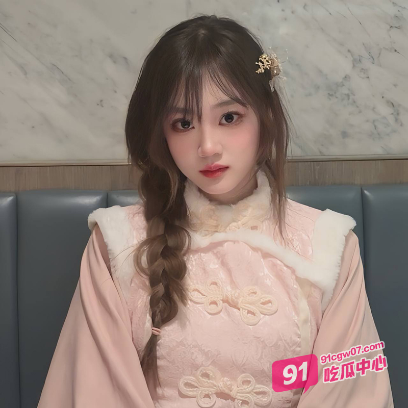 河南抖音福利姬 刘可馨 献给金主的自慰视频流出 纯欲少女被按摩棒挑逗至潮吹连连 配图