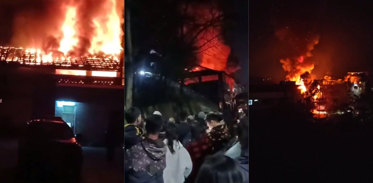 泸州胡市突发大火现场直击视频 老玻璃厂对面塑料库房燃起熊熊烈焰