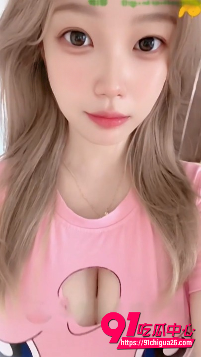 抖音巨乳女神苏非呀2
