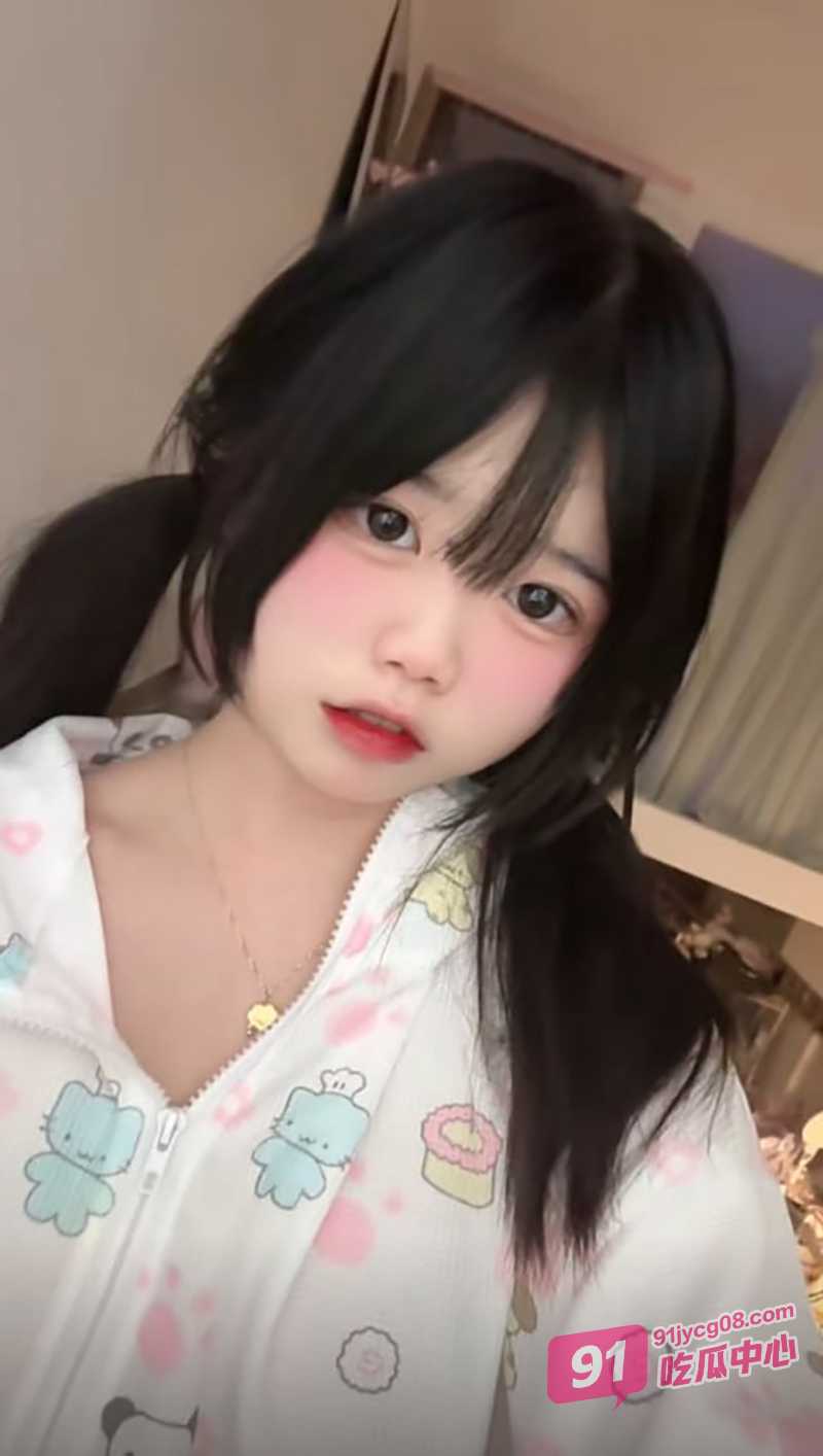抖音萝莉系网红幸酱 最新私拍流出 无辜脸小萝莉泳池边全露自摸！ 配图2