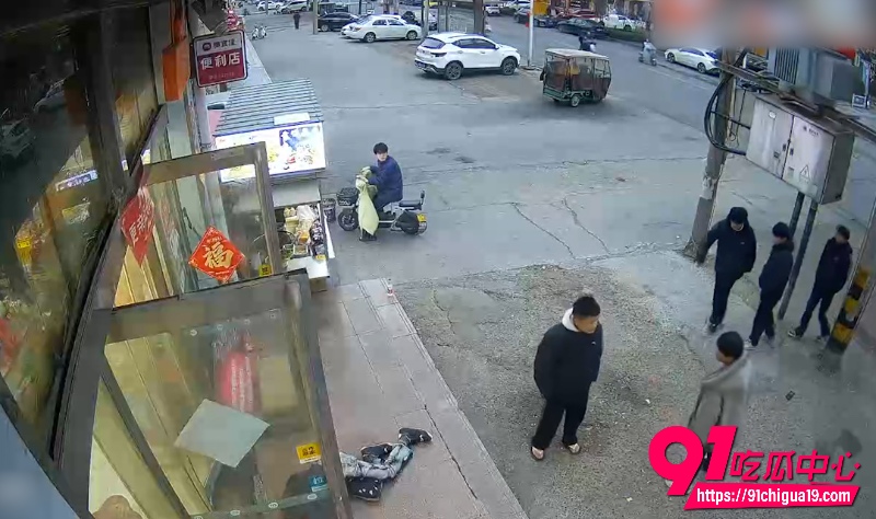 小伙群殴单人4 小伙群殴单人4